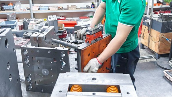 從3次試模問題看<i style='color:red'>注塑模具</i>供應商選擇與合同風險規避