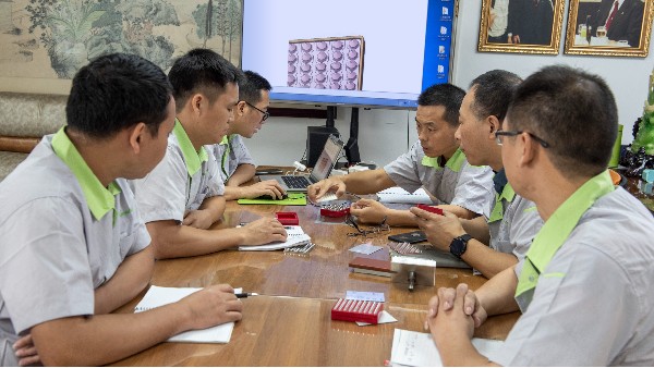 注塑模具廠鉗工自學設計難嗎？